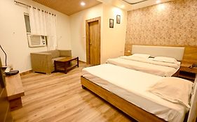 Hotel Vrindavan Palace